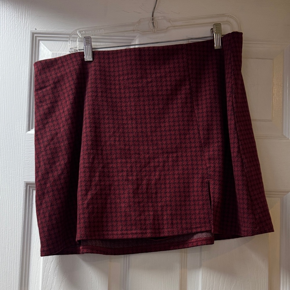 American Eagle Outfitters Burgundy Mini Skort